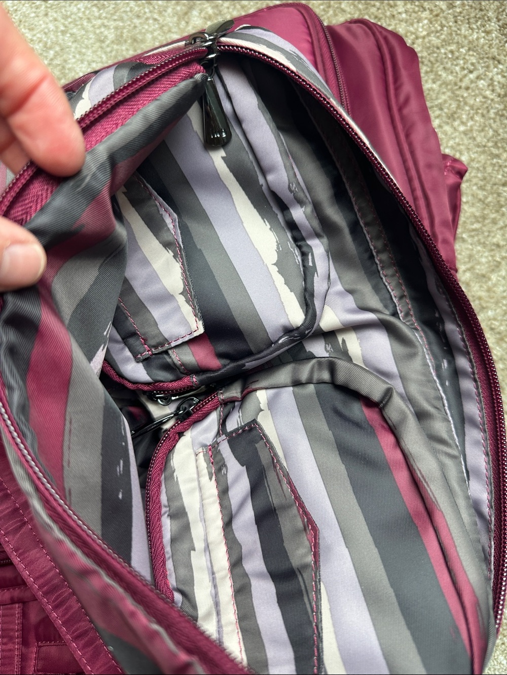 lug Puddle Jumper Travel Tote Bag, cranberry. NWT - Picture 8 of 10